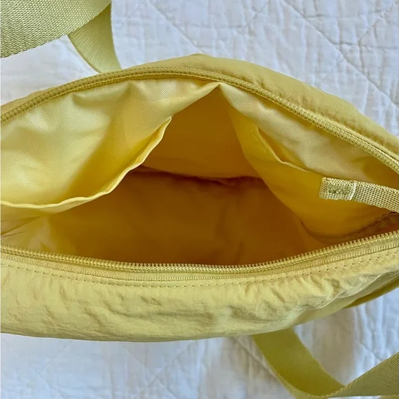 Uniqlo Yellow Crossbody Bag Minimalist Design - Picture 2 of 4